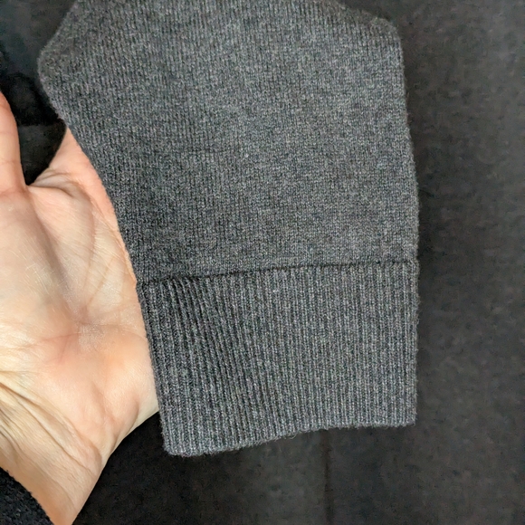 Eddie Bauer Charcoal Gray Cotton Cashmere V-Neck Sweater Medium - Picture 3 of 10